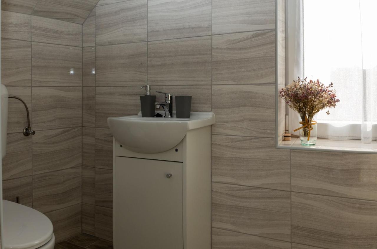 Takacs Pince Apartman Hajos Ngoại thất bức ảnh