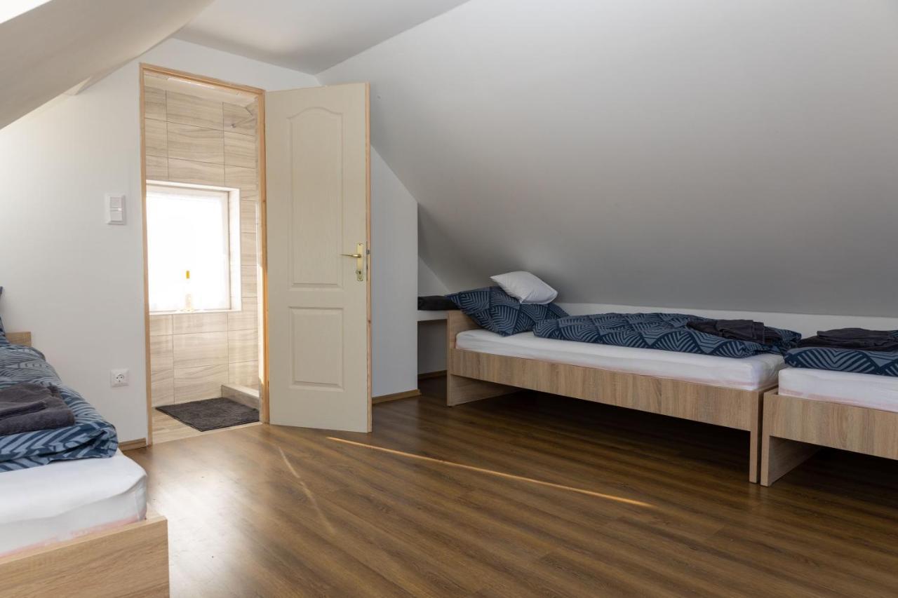 Takacs Pince Apartman Hajos Ngoại thất bức ảnh
