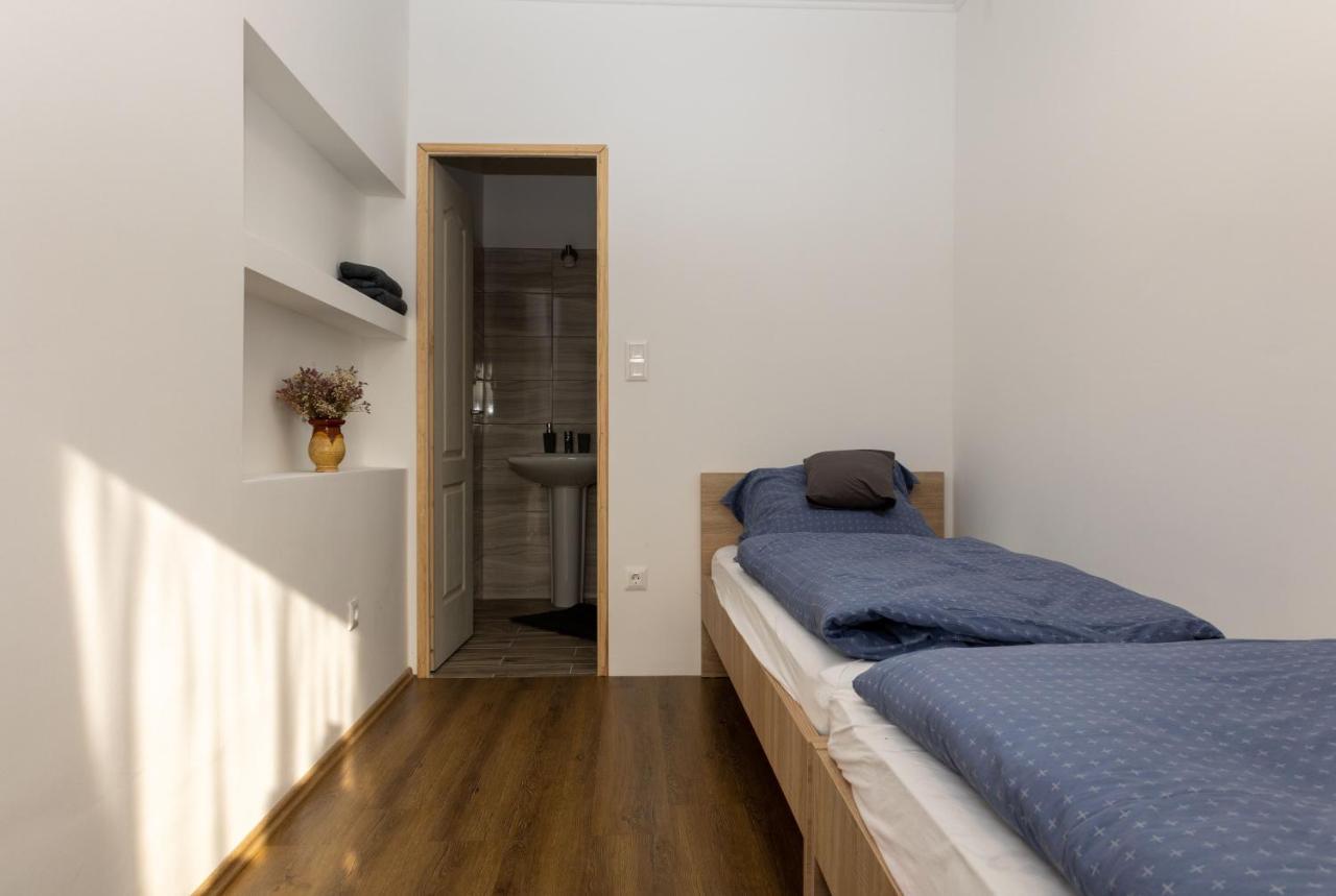 Takacs Pince Apartman Hajos Ngoại thất bức ảnh